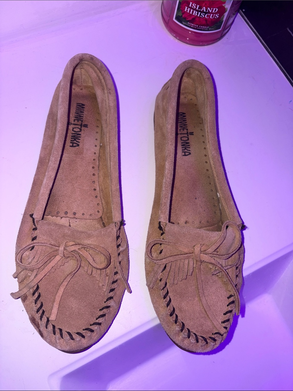 Minnetonka Tan Suede Fringe Moccasins with Bow Runs Big Size 10